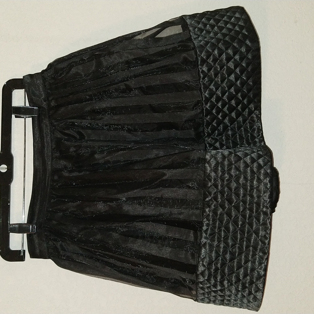 Quilted Y2K Betsy Johnson black label, rock it elegant mini